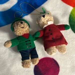 Hallmark 4” kissing bears ornaments